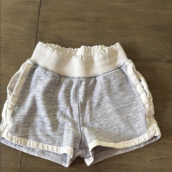 Lululemon sweat shorts - Picture 1 of 4